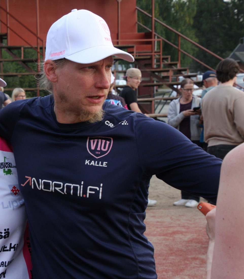Kalle Helminen jatkaa ViU:n naisten valmennuksessa